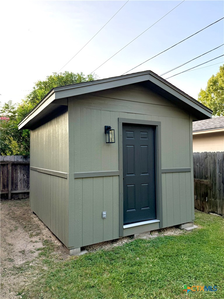 220 Navajo Drive