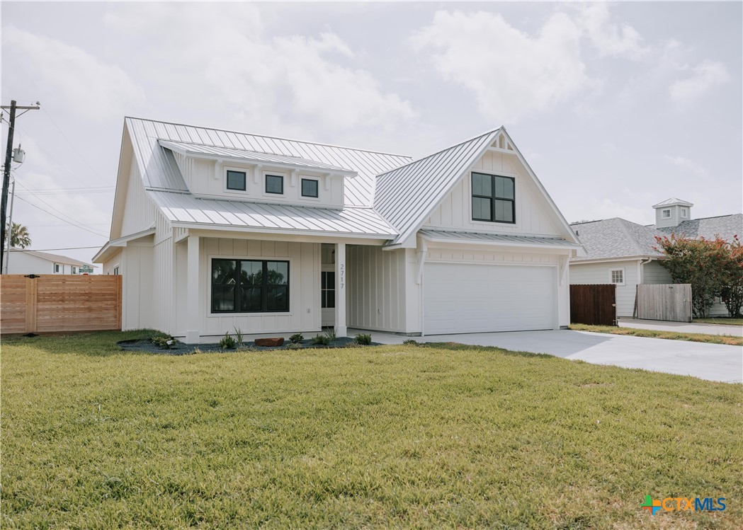 2717 Lakeview Drive