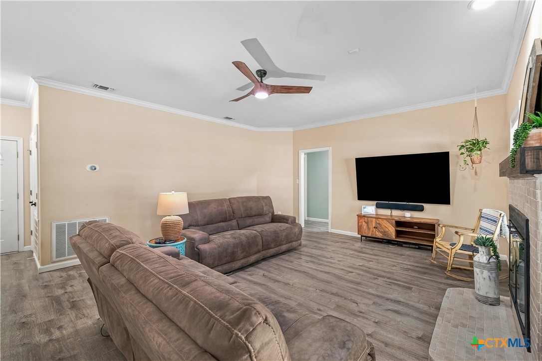 126 Lakeview Drive