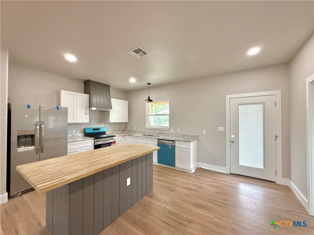 84 Paloma Road