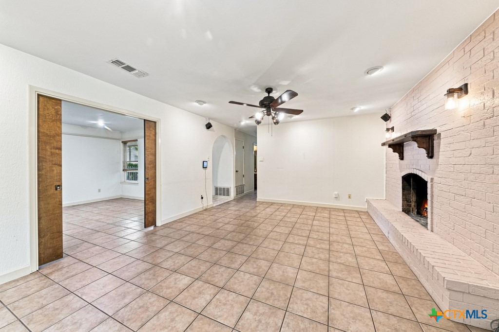 605 Ridgecrest