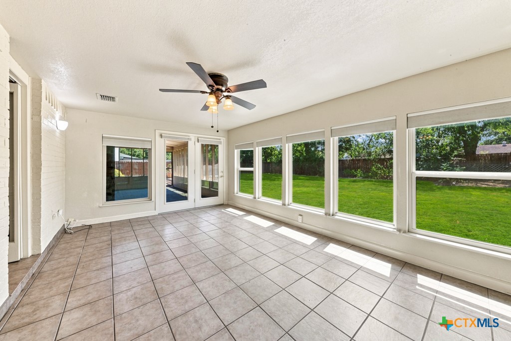 605 Ridgecrest