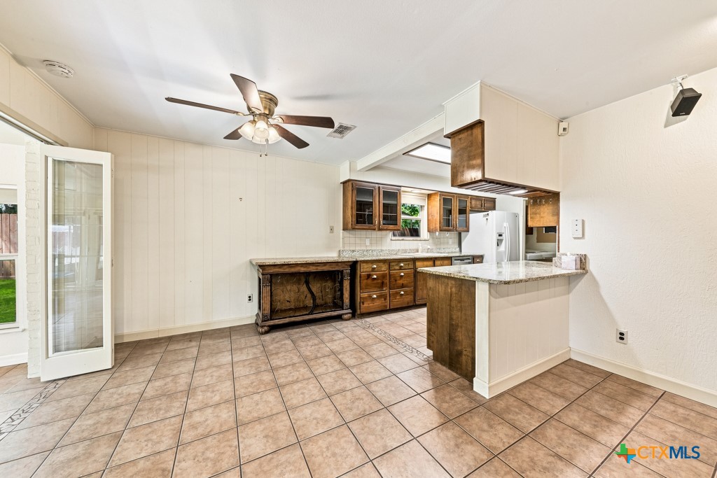605 Ridgecrest