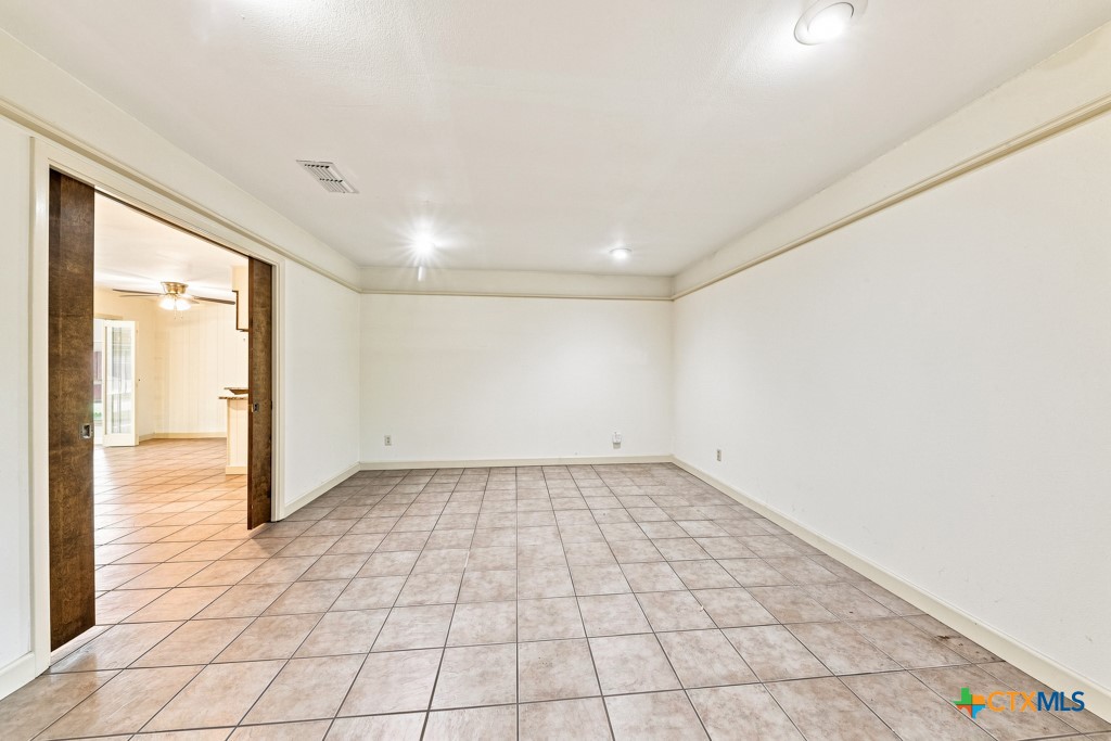 605 Ridgecrest