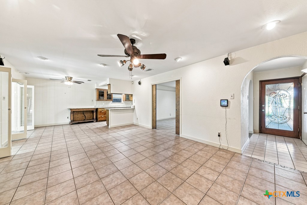 605 Ridgecrest