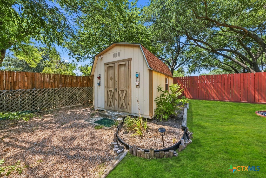 605 Ridgecrest
