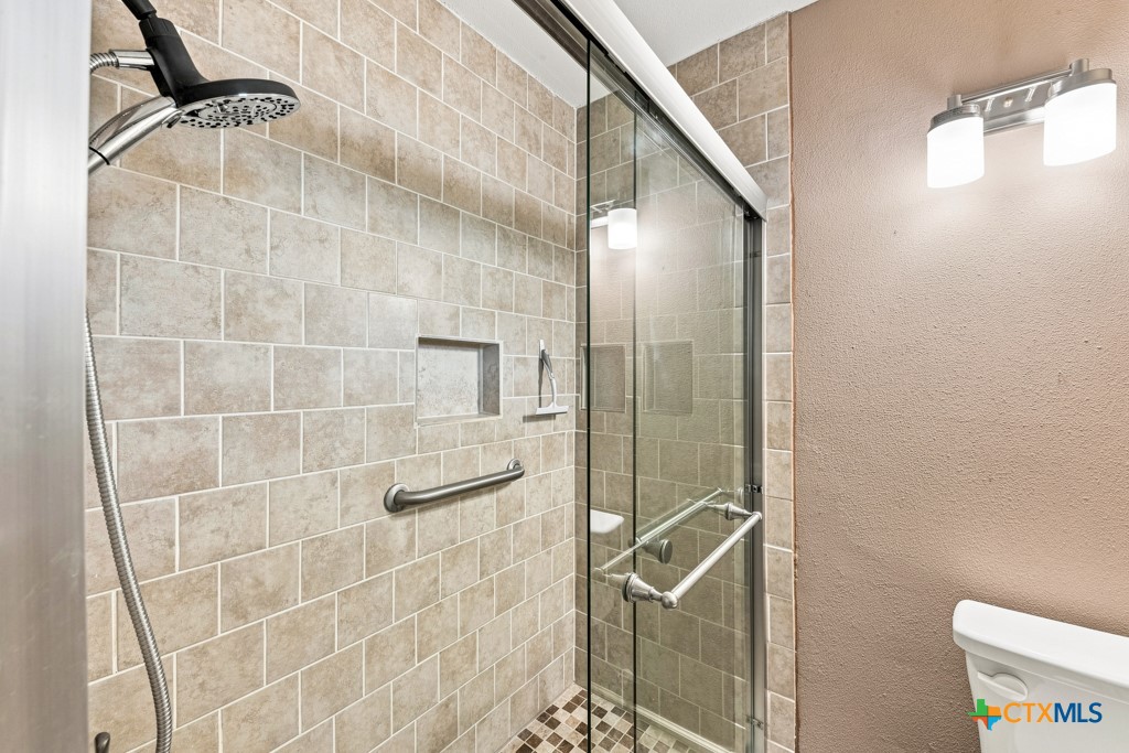 605 Ridgecrest
