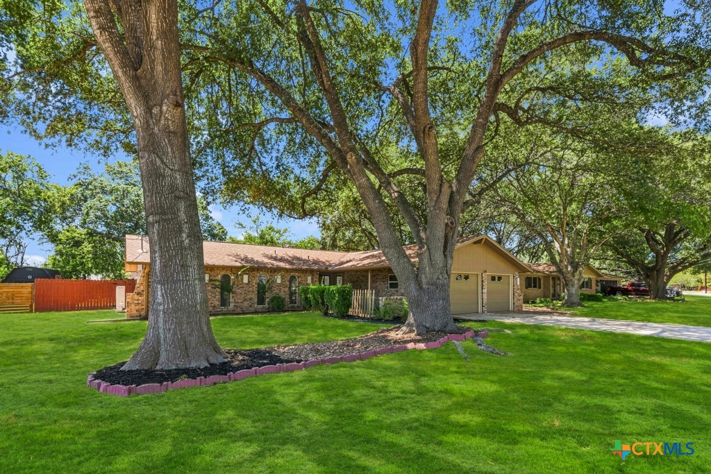 605 Ridgecrest