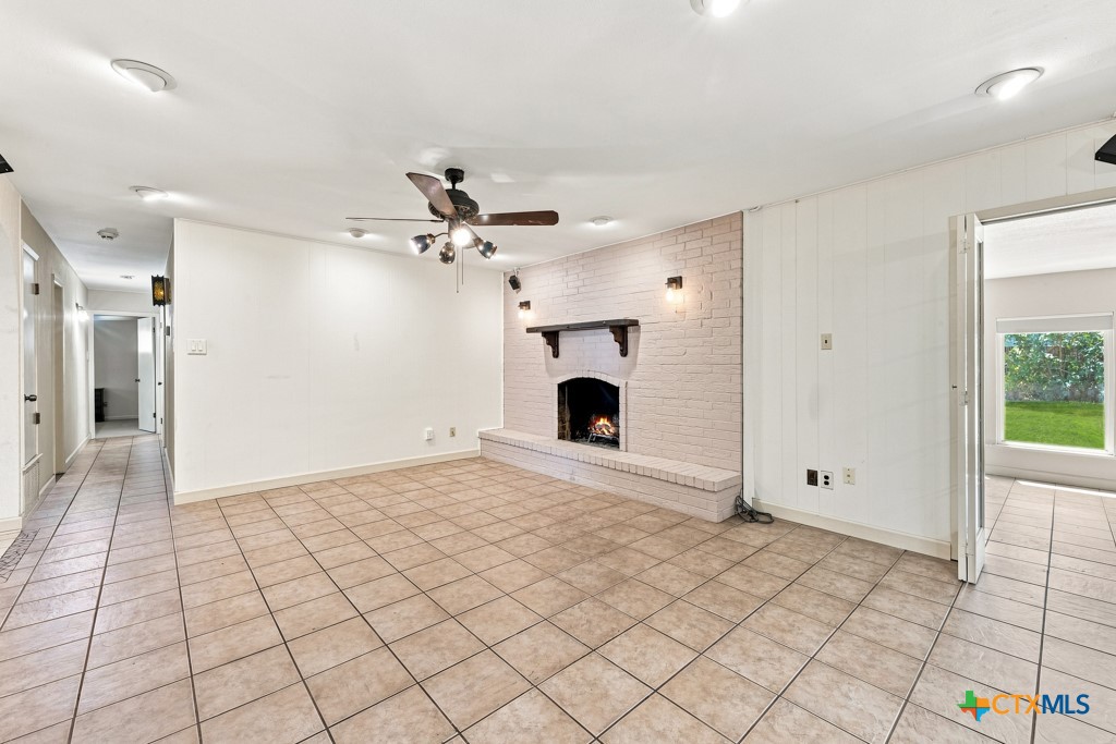 605 Ridgecrest