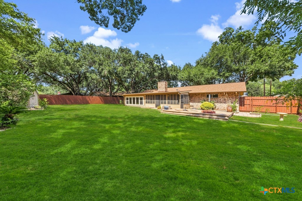 605 Ridgecrest