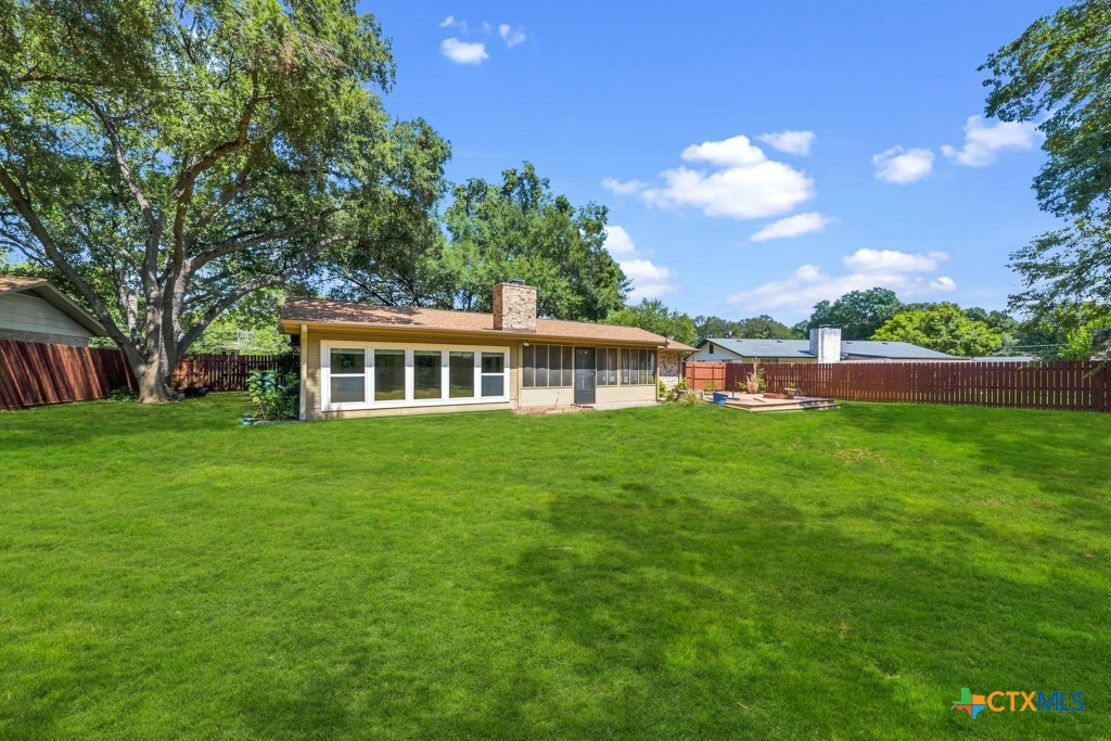 605 Ridgecrest