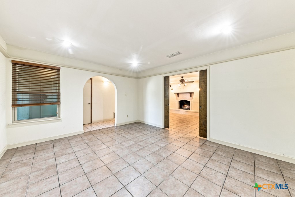 605 Ridgecrest