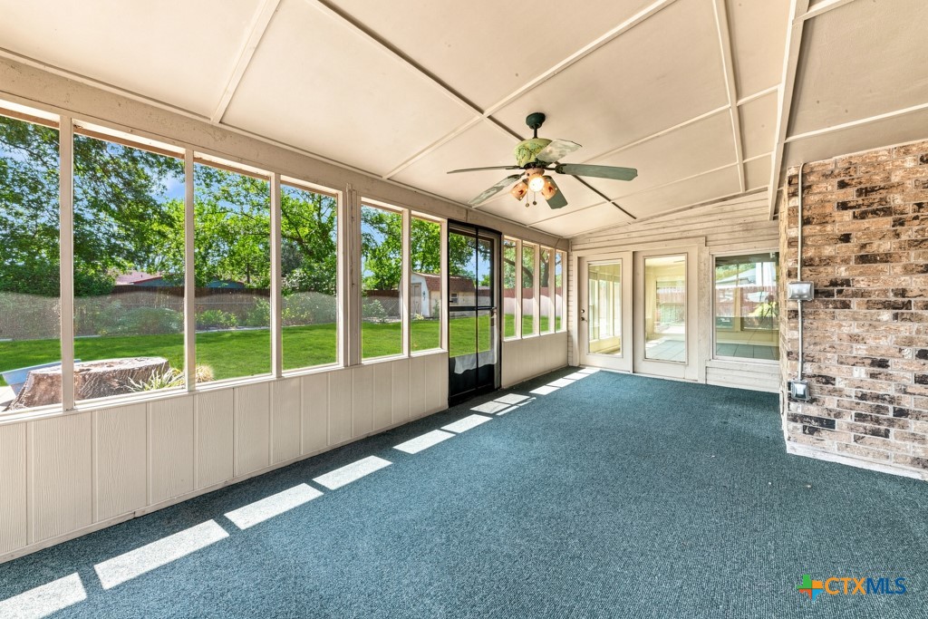 605 Ridgecrest