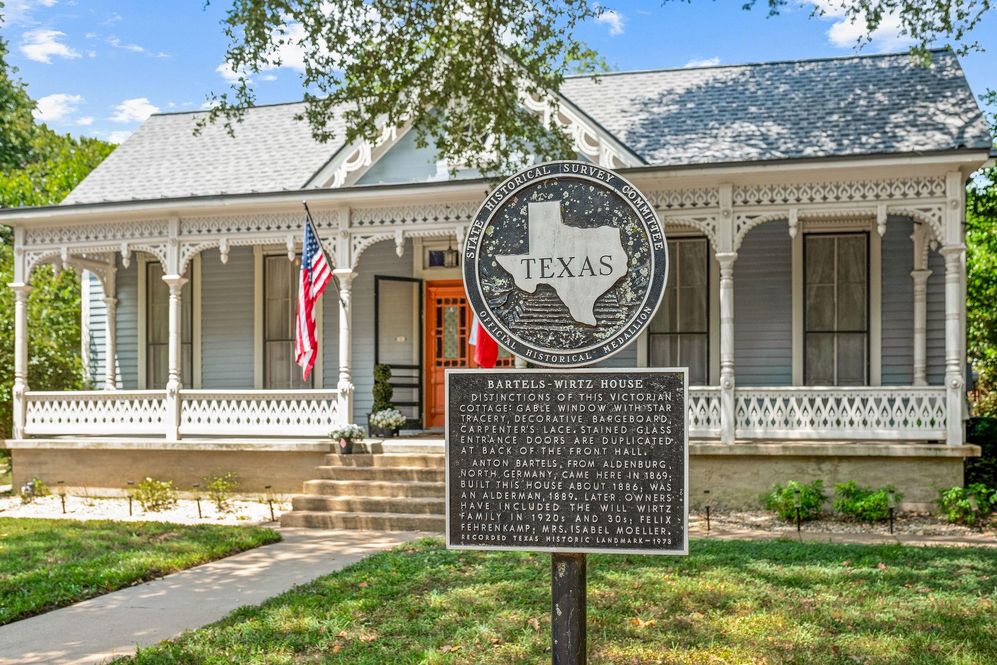 1216 Live Oak Street