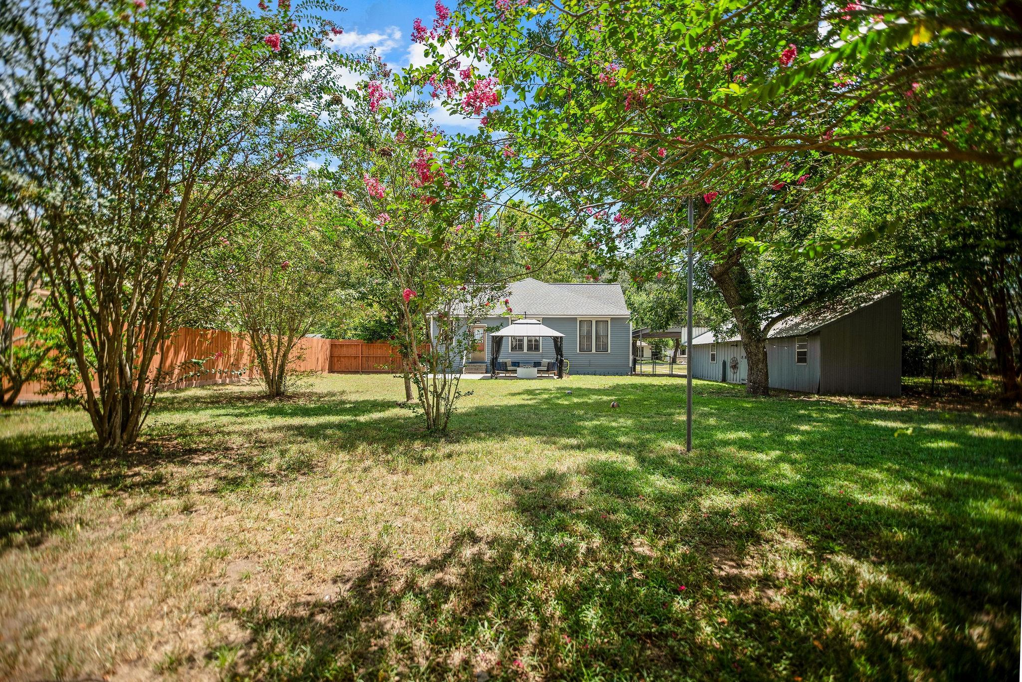 1216 Live Oak Street