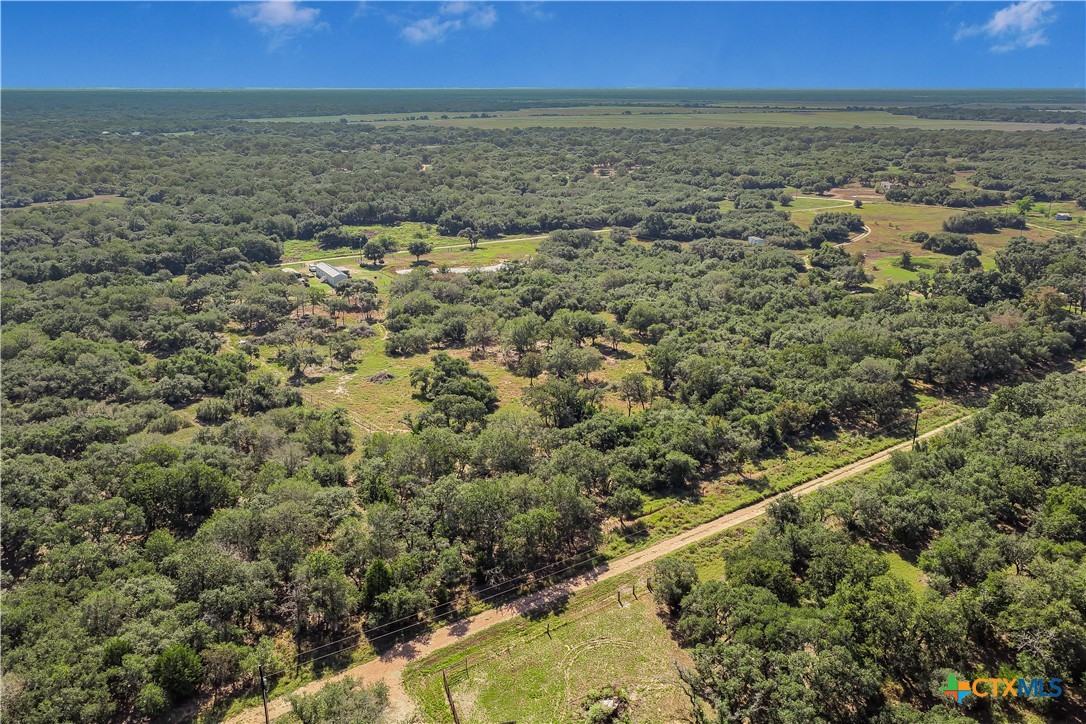 208 Private Road 1067