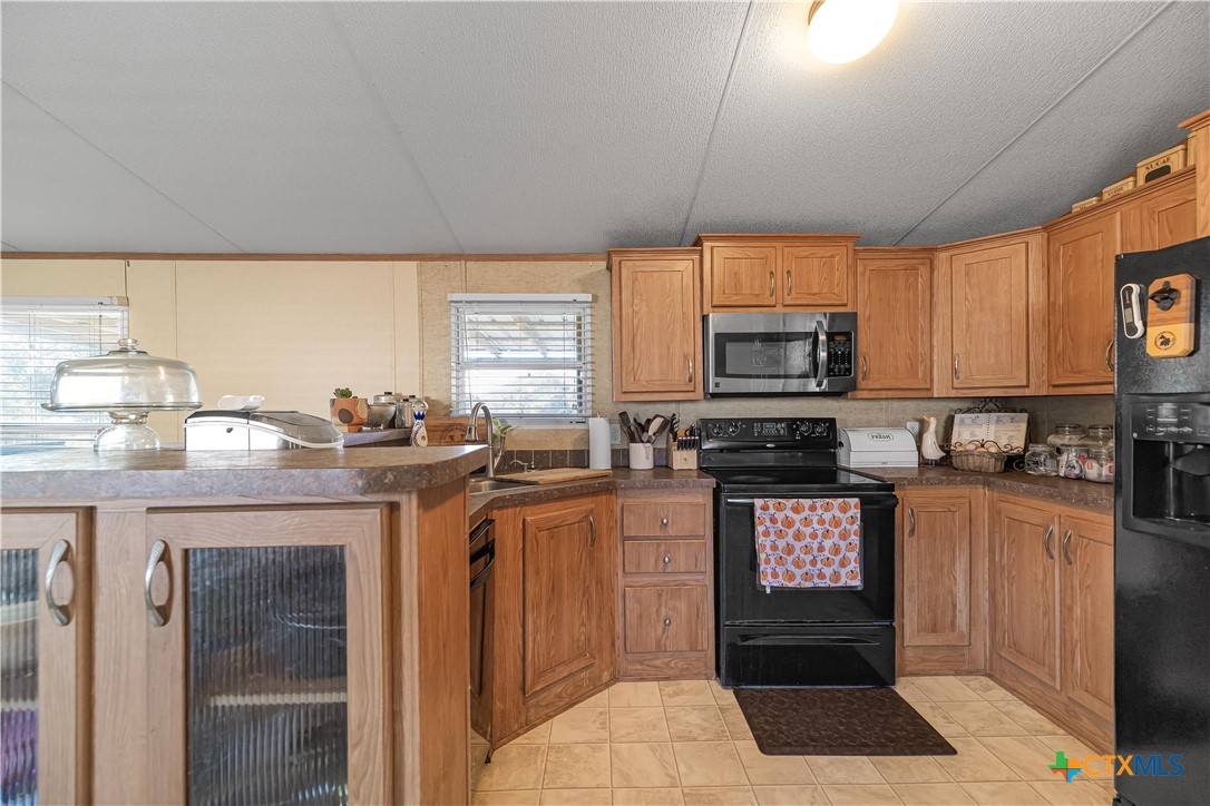 208 Private Road 1067
