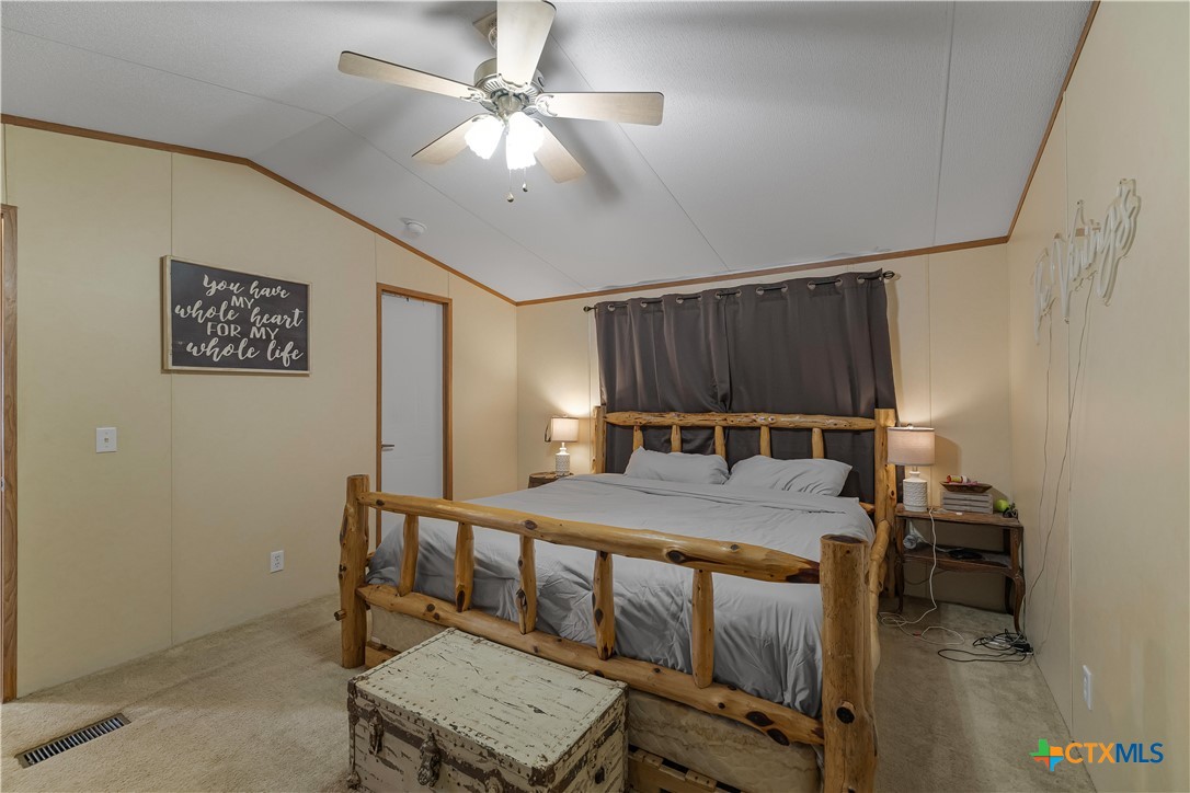 208 Private Road 1067
