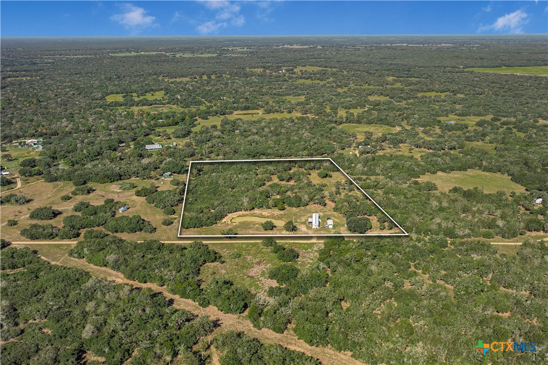 208 Private Road 1067