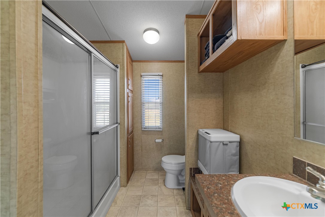 208 Private Road 1067