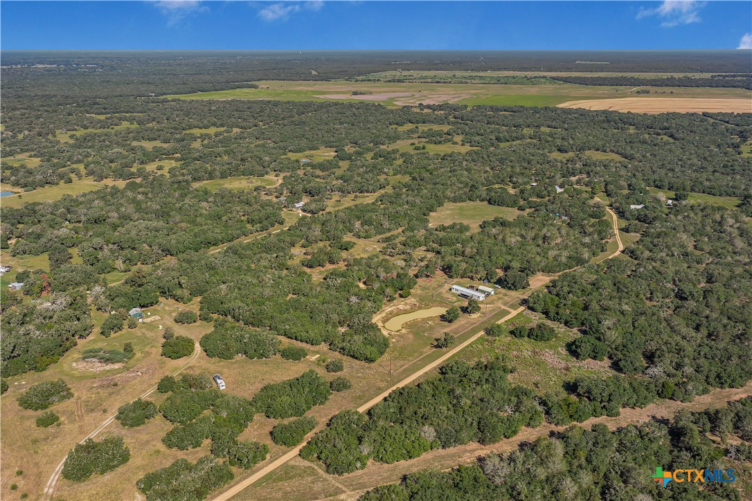 208 Private Road 1067