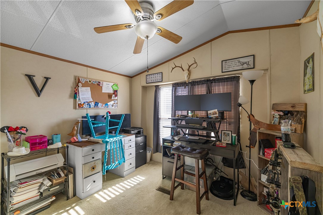 208 Private Road 1067