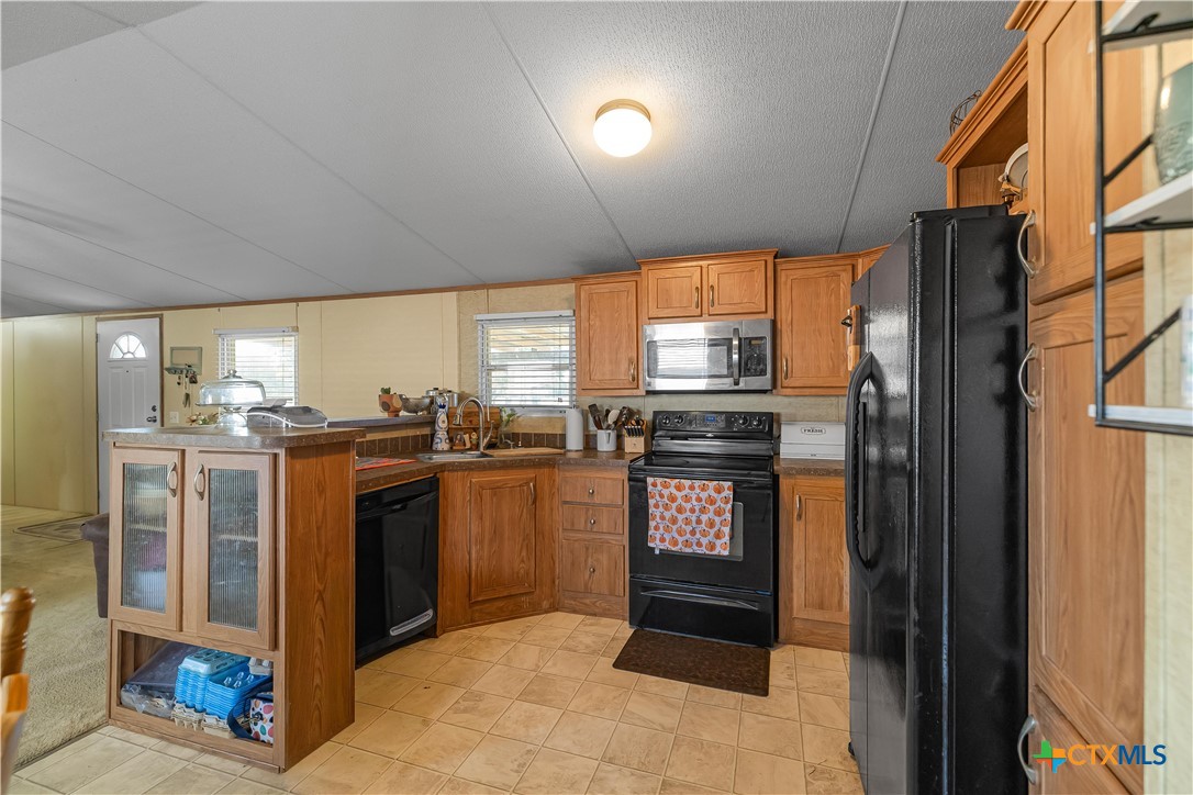 208 Private Road 1067