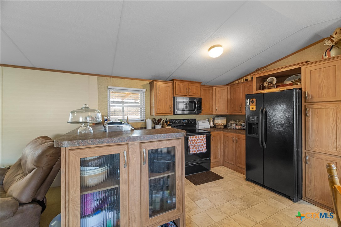 208 Private Road 1067