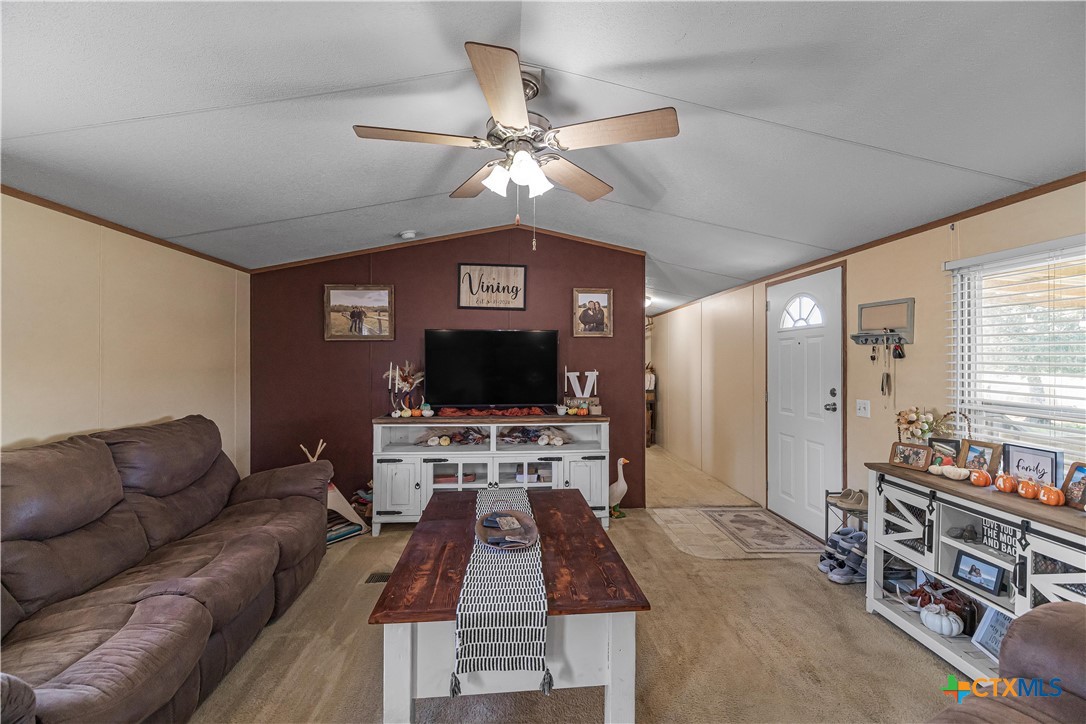 208 Private Road 1067