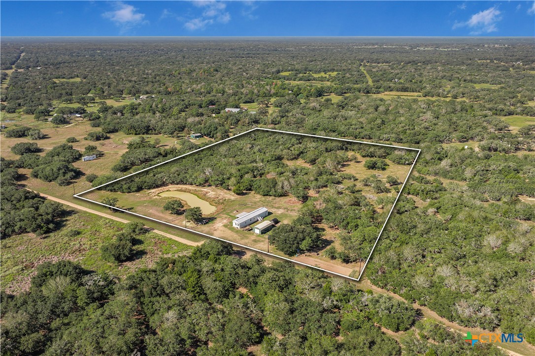 208 Private Road 1067