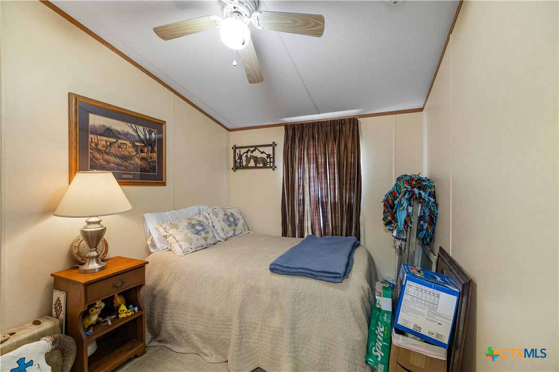 208 Private Road 1067