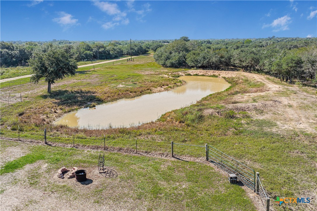 208 Private Road 1067