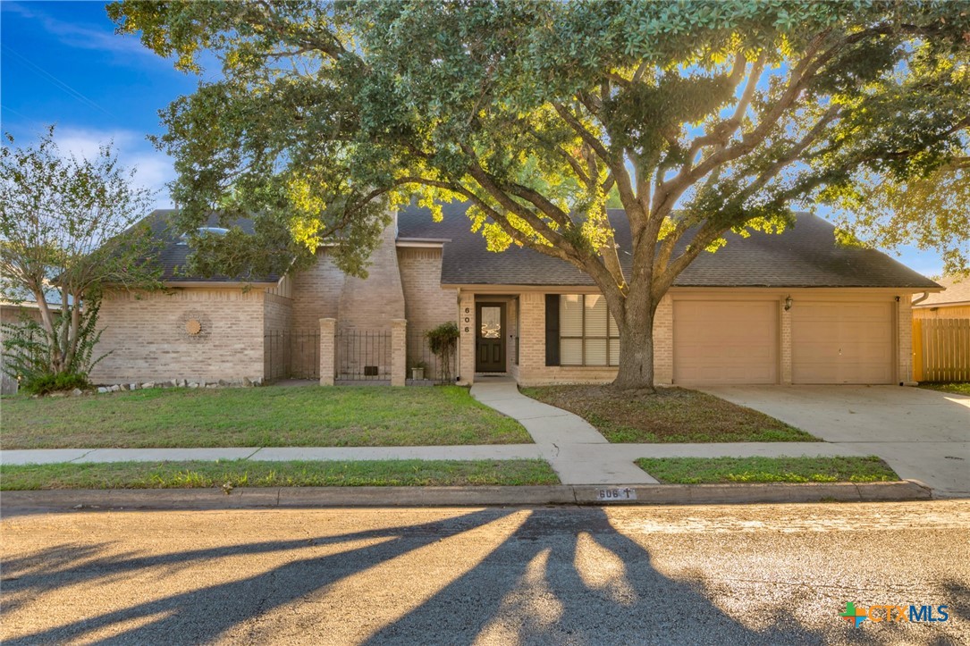 606 Santa Fe Victoria TX