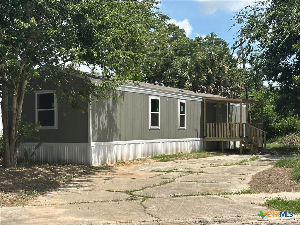 717 Blyth Road Victoria TX