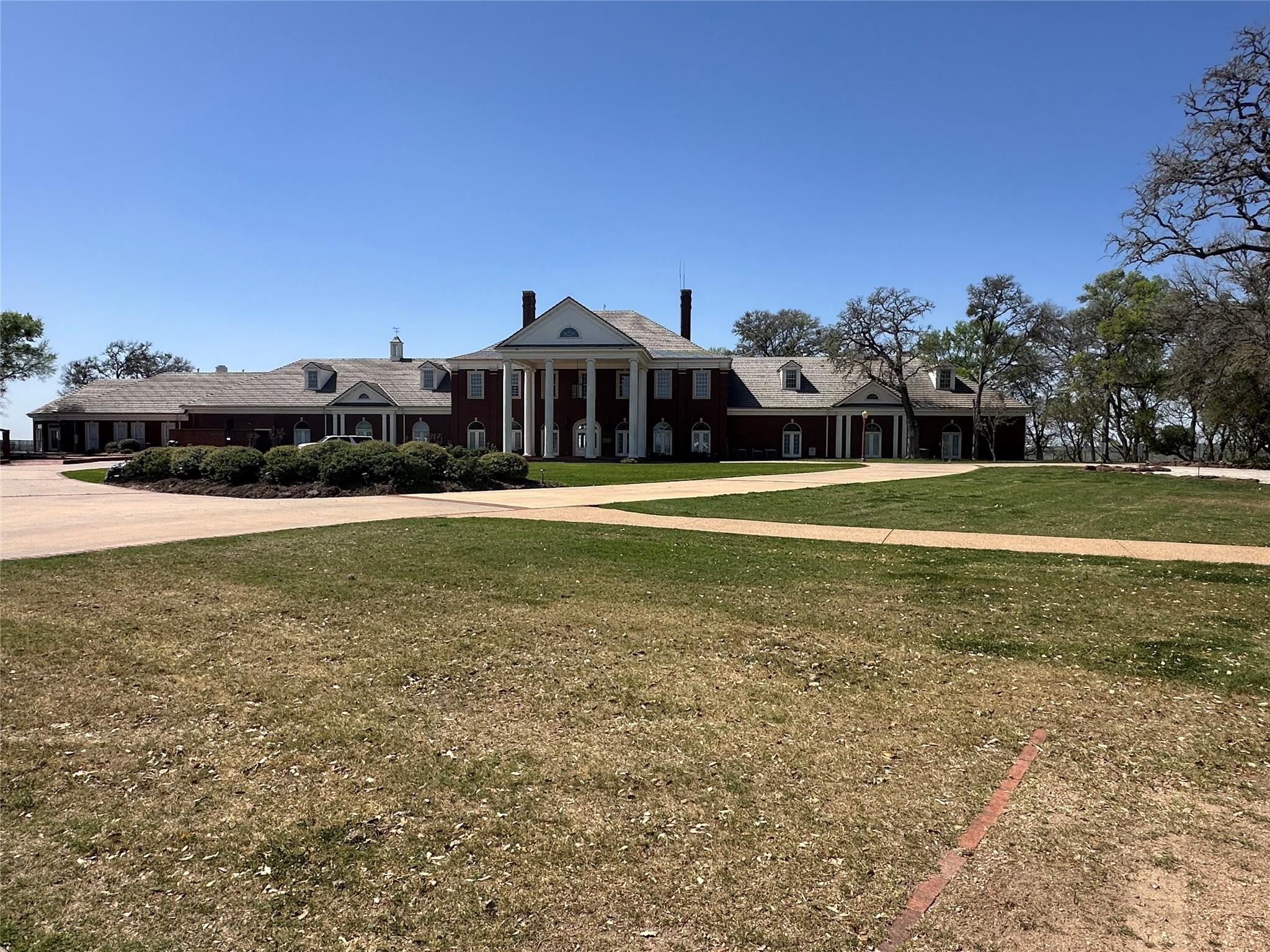 102 Bobolink Drive