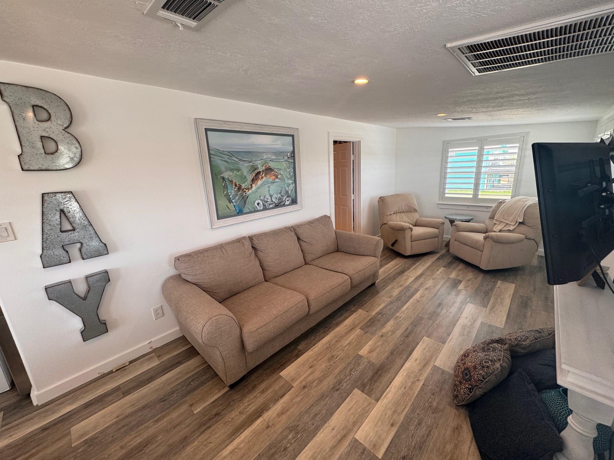 103 S T Head Drive