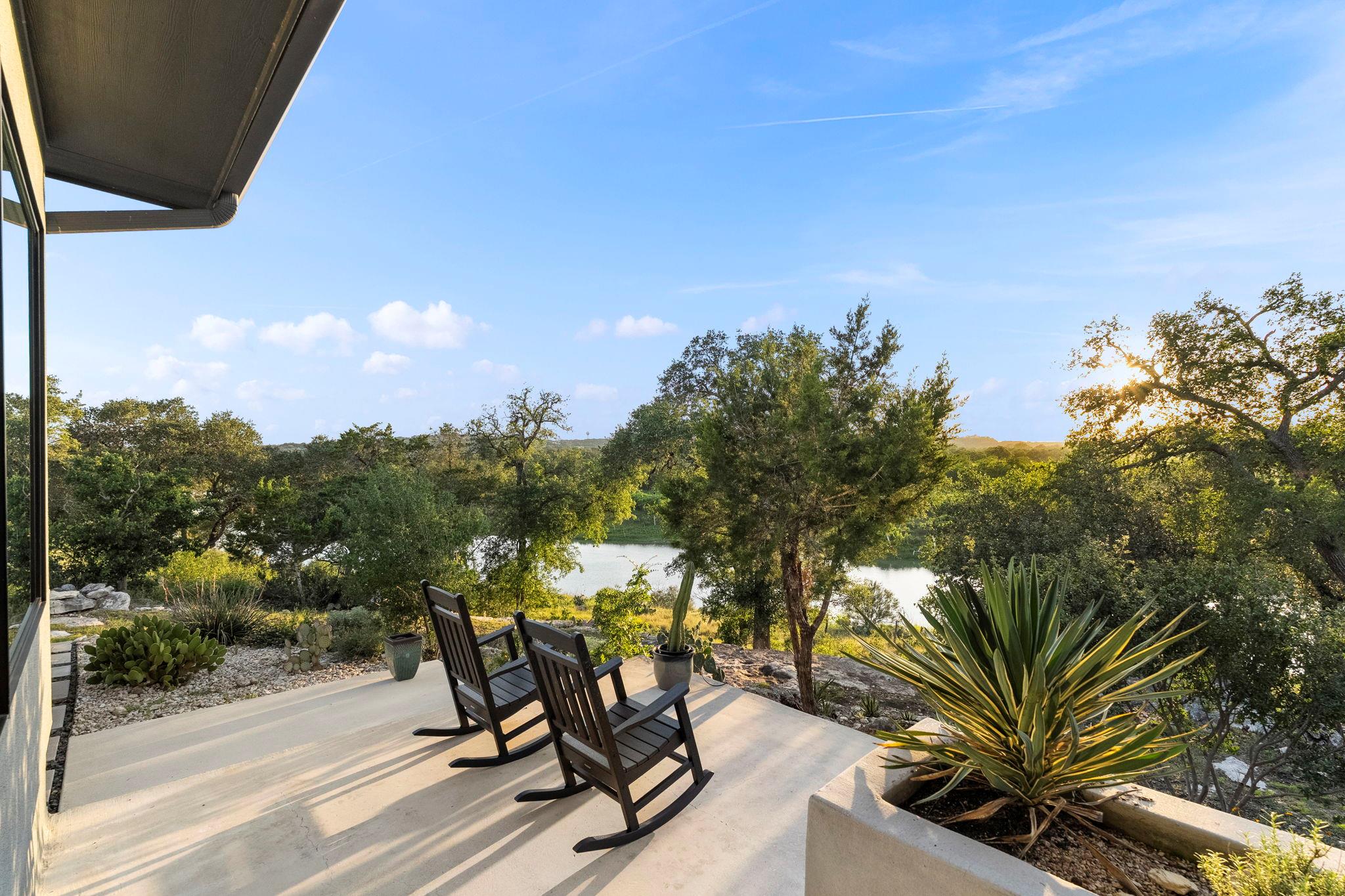 352 Arthur CT