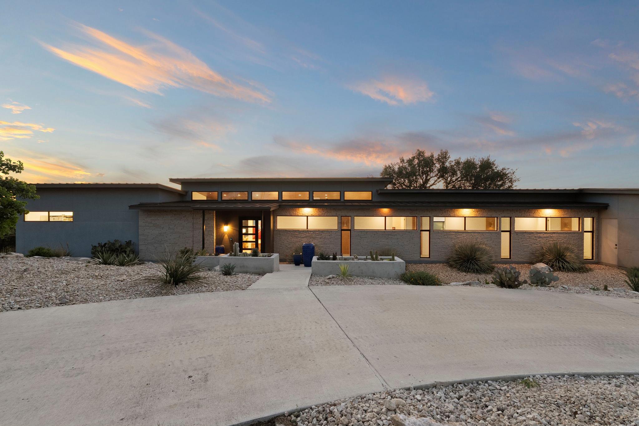 352 Arthur CT
