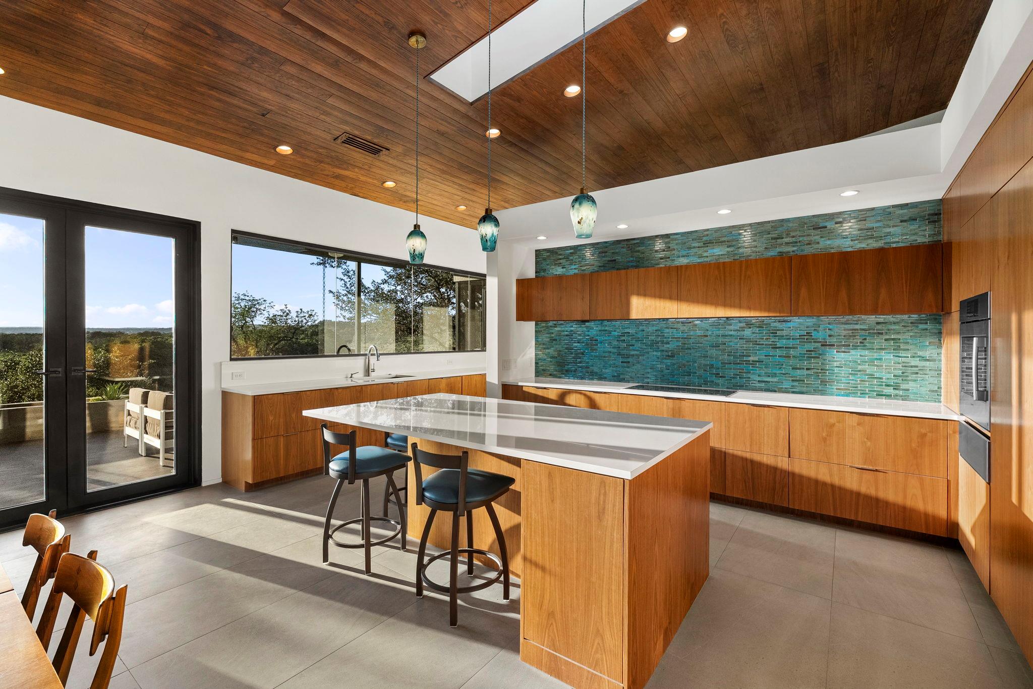 352 Arthur CT