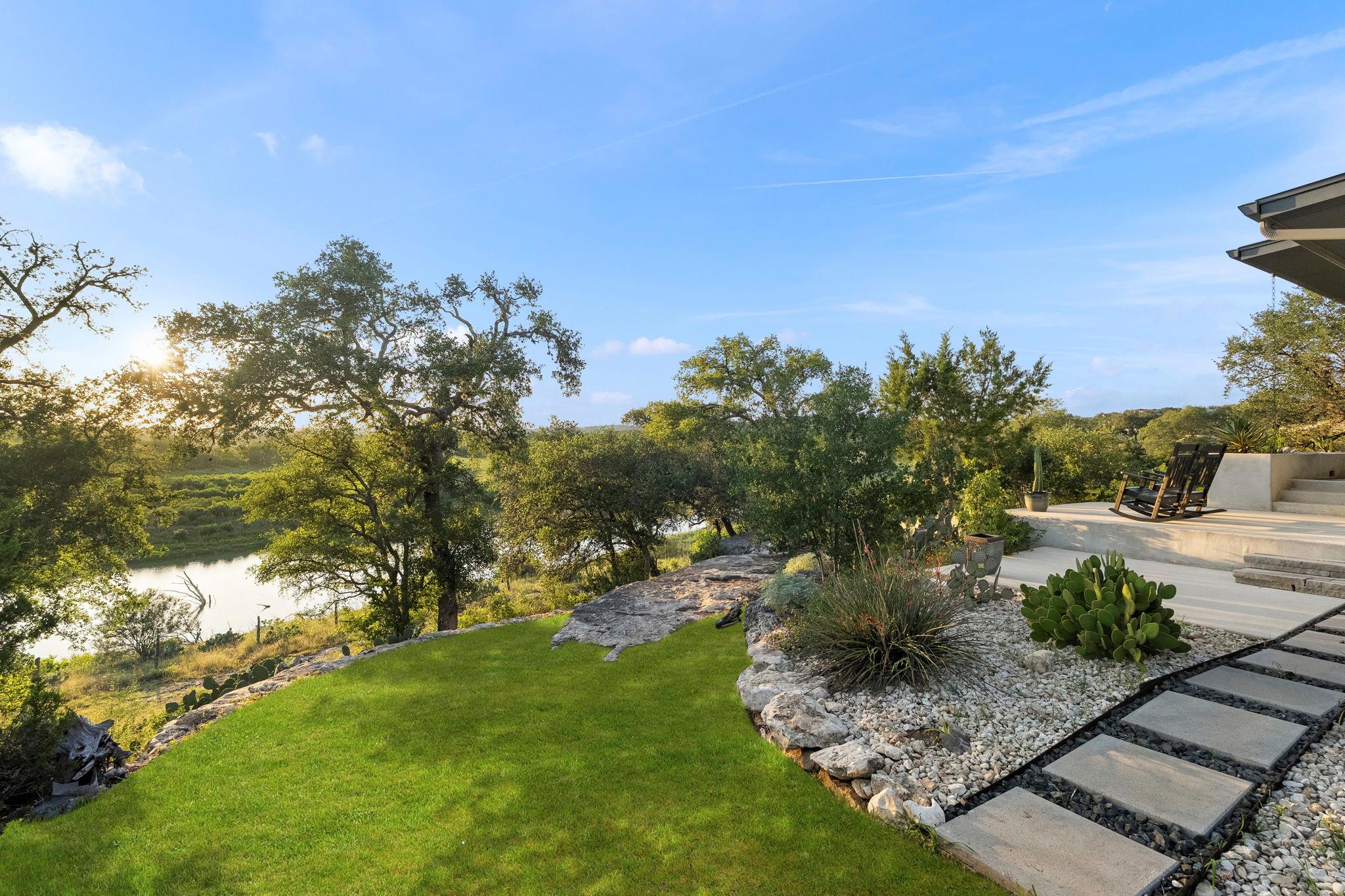 352 Arthur CT