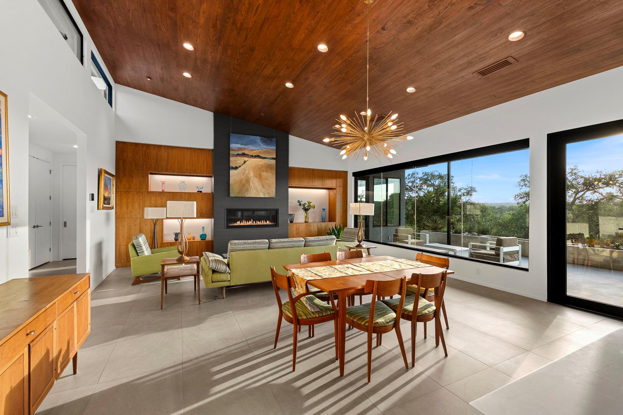 352 Arthur CT