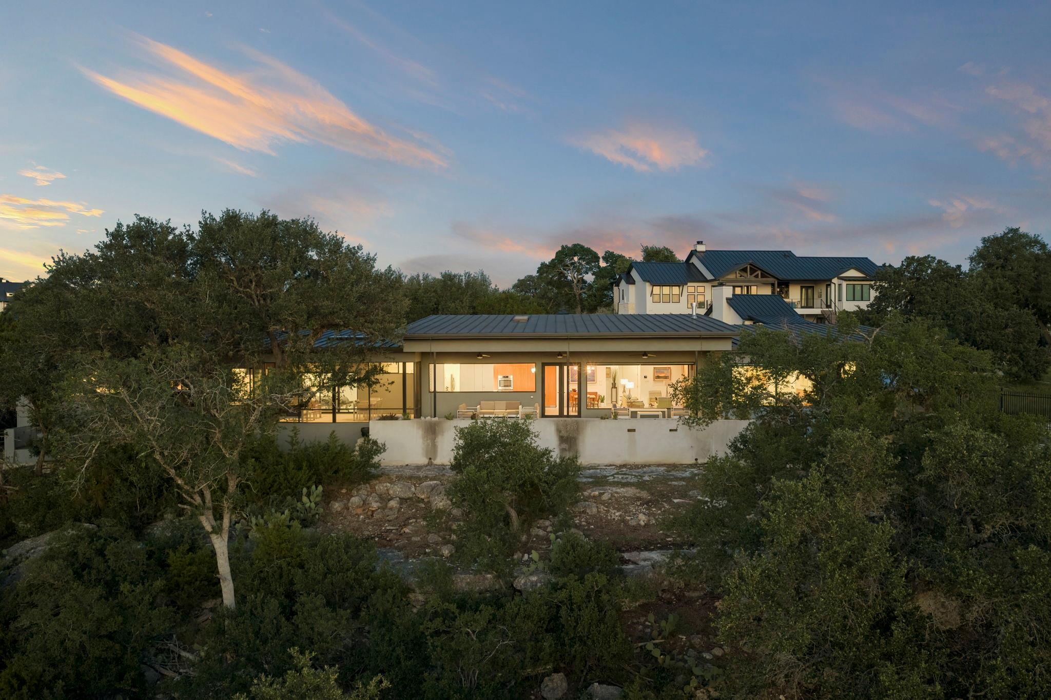 352 Arthur CT