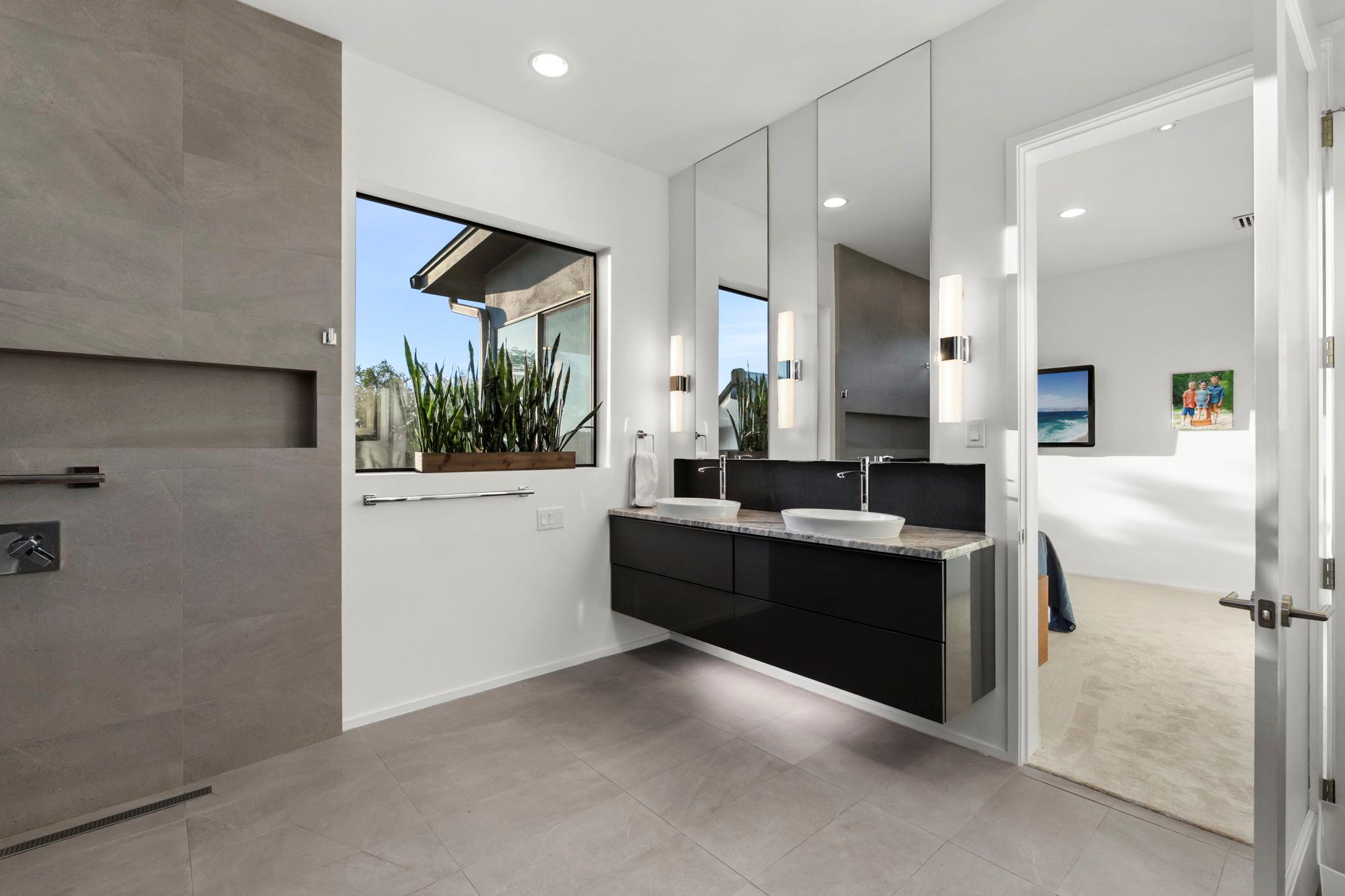 352 Arthur CT