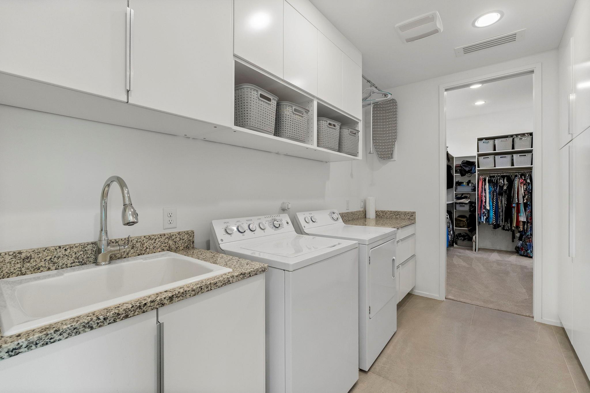 352 Arthur CT
