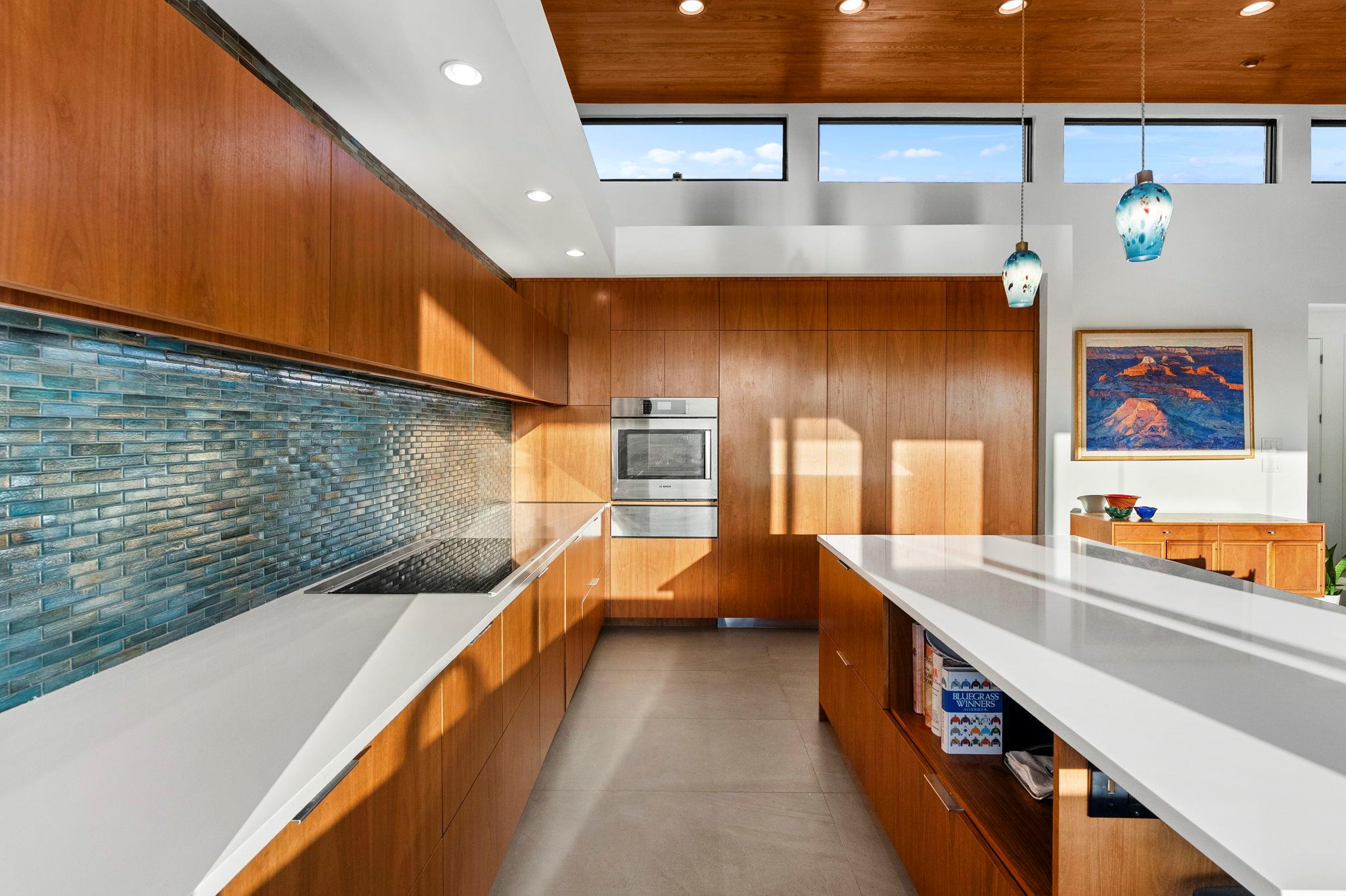 352 Arthur CT