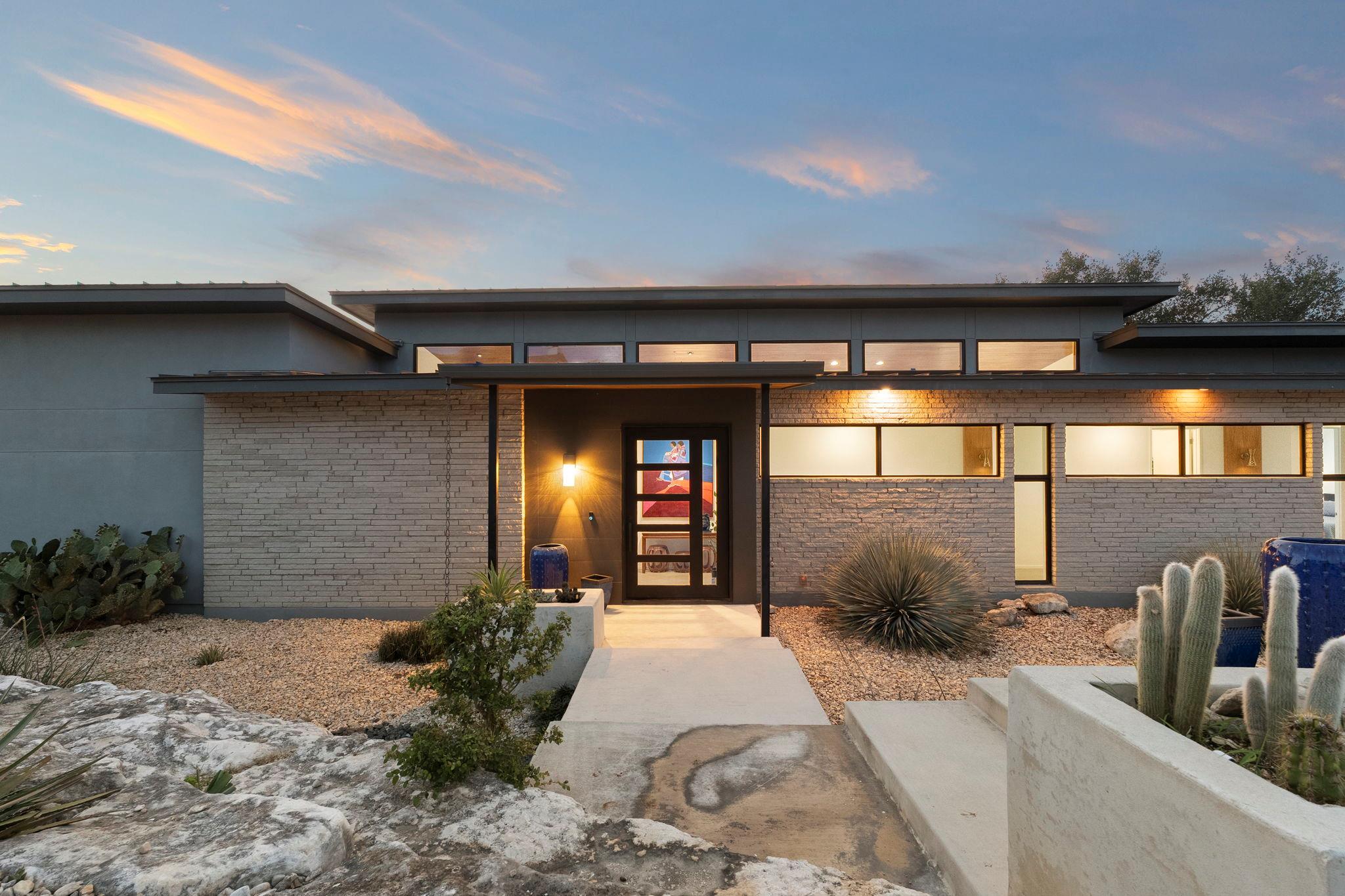 352 Arthur CT