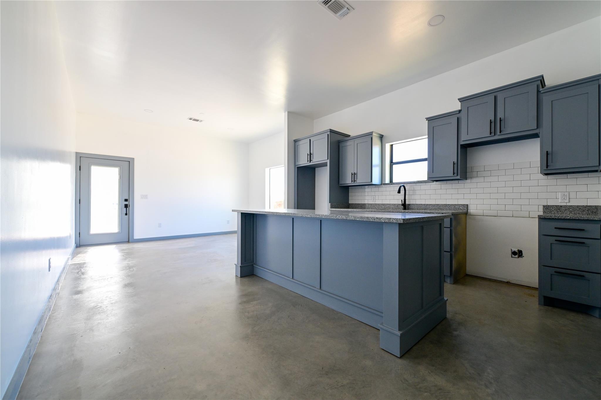 1003 W Galveston ST