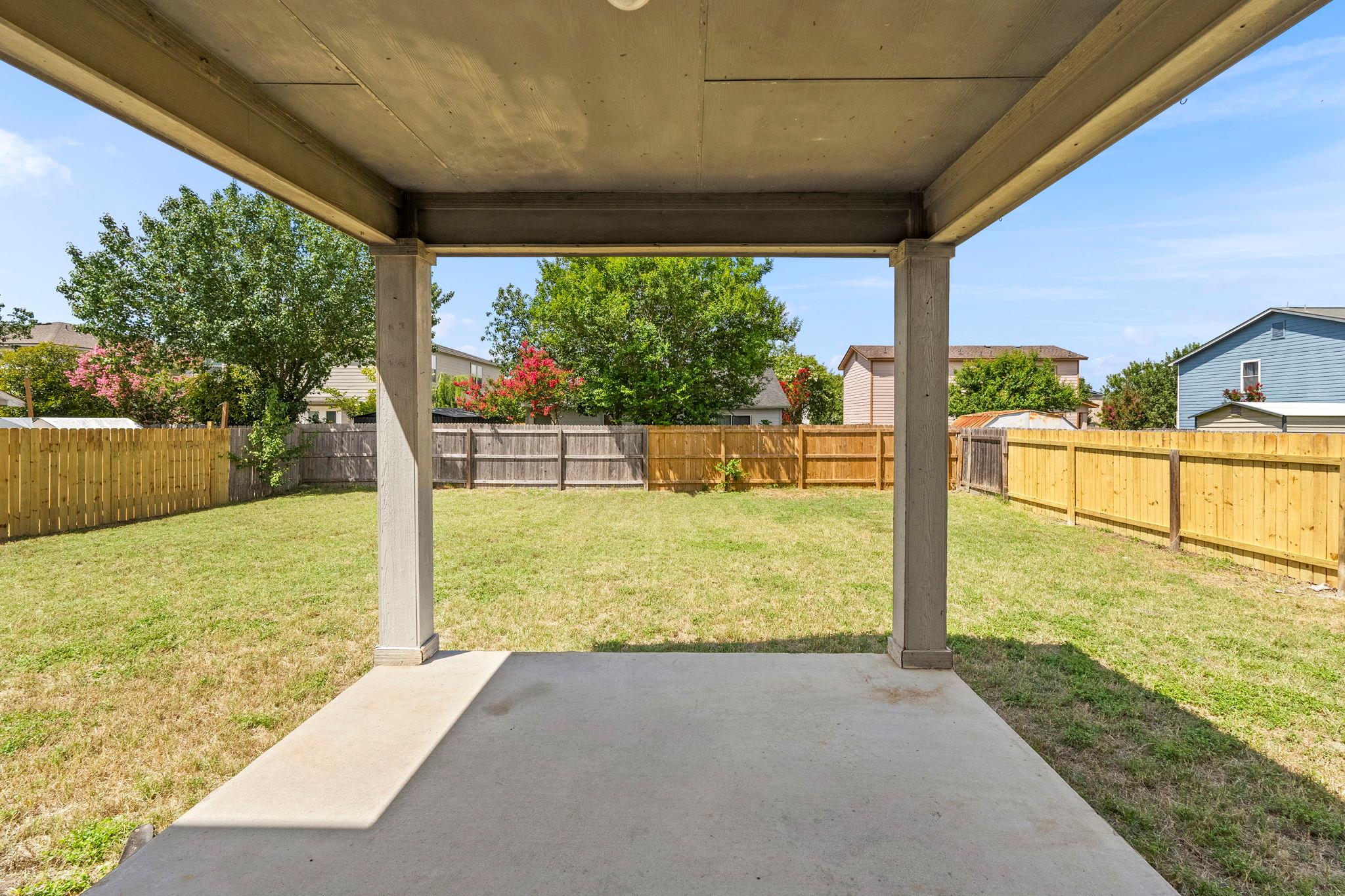 671 NW Crossing DR