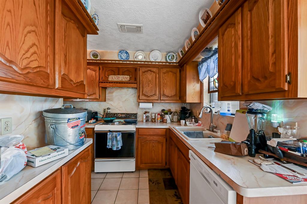 20003 Bauer Hockley Road