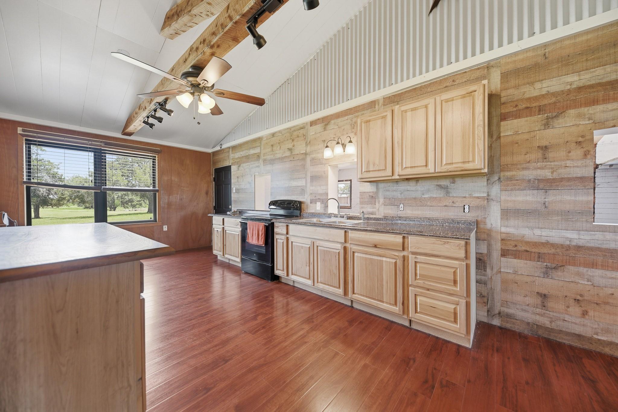 1231 County Road 131